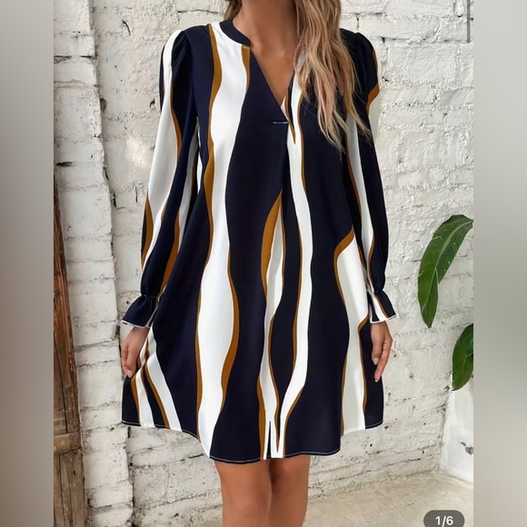 Wavy Stripe Midi Dress - Picture 4 of 4